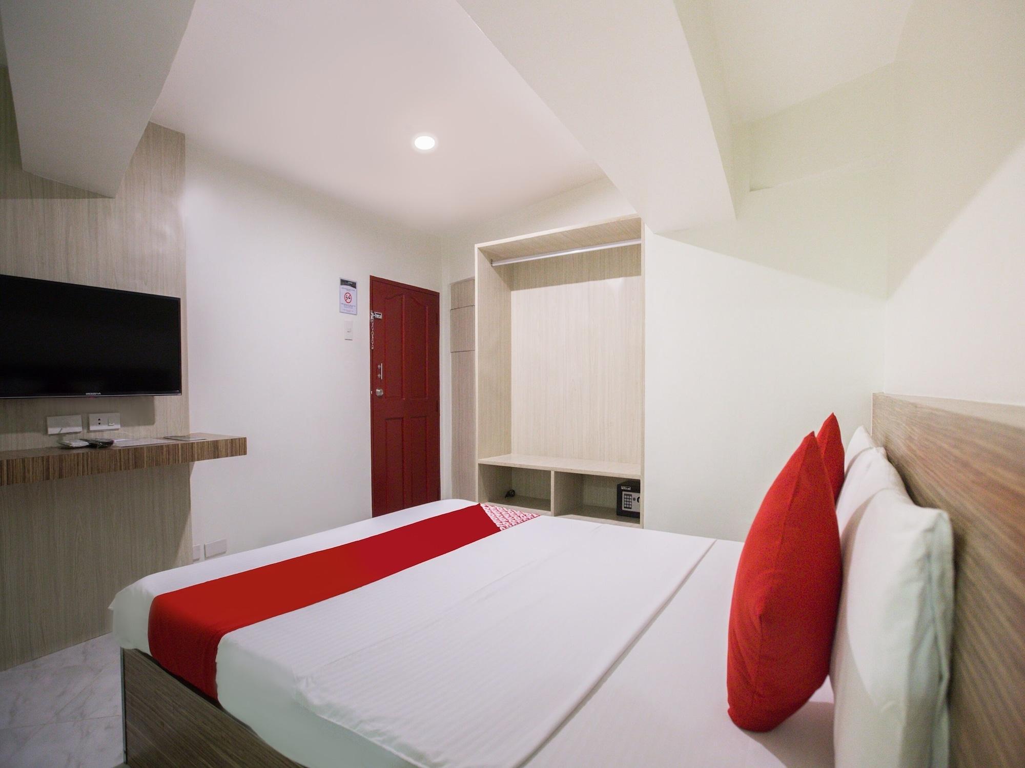 Circuit Hostel Makati City Bagian luar foto